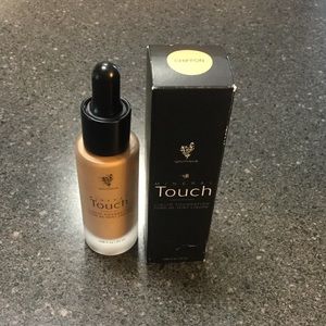 Younique Mineral Touch liquid foundation Chiffon